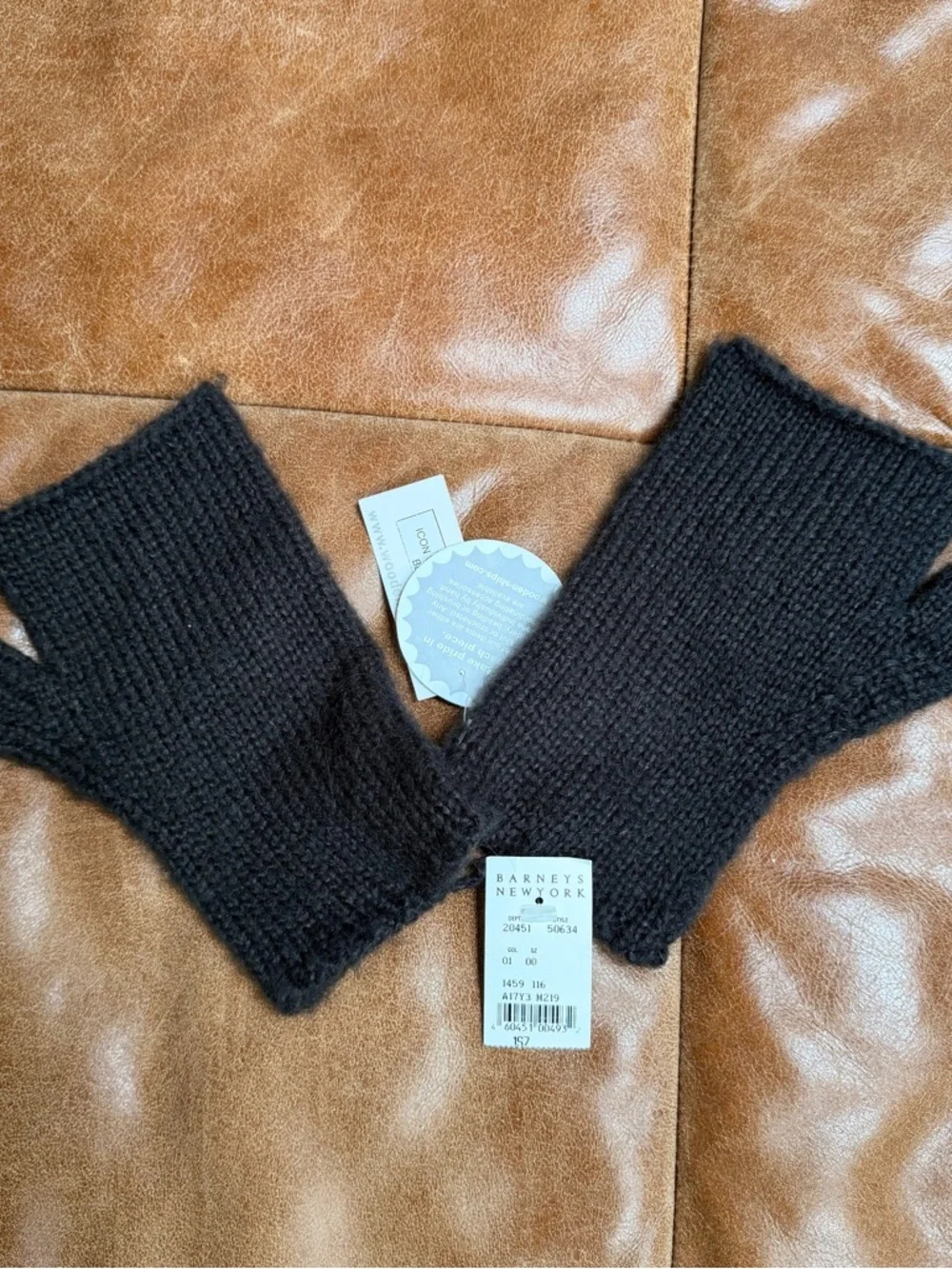 Wooden Ships Paola Buendia, Mohair wool Blend Knit Skull Mittens NWT
